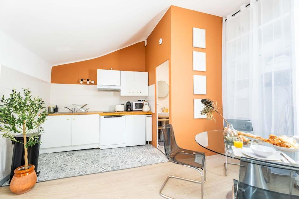 Apartment Chaleureux Niche Au Coeur Des Salins Arles